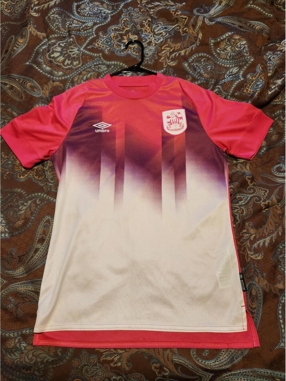 Huddersfield Town 2022/2023 Third England Pink Soccer Jersey Size M